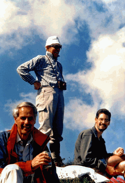 Foto: Kurt Hofmann (Mitte) steht auf dem Kleinen Zunig