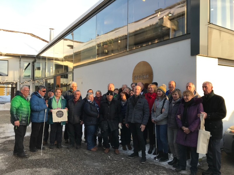 Gruppenfoto Firmenführung Tischlerei Groiss für Blindenfreizeiten Langlauf Böhmerwald am 06.02.2019