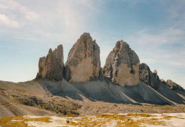 Blick auf die 3 Zinnen von der Dreizinnenhütte (2405 m) aus.