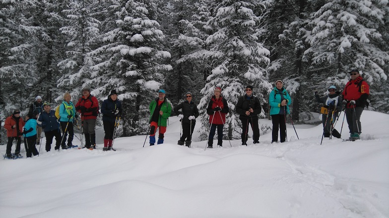 Gruppenbild vom Schneeschuhwandern